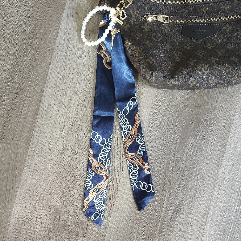🆕2PC Lux Twill Scarf w Pearl Heart Bag Charm